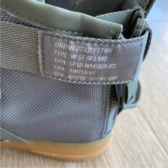 Nike Womens 2018 SF Air force 1 Mid ‘dark stucco’ sneakers!! Size US 7.5!! - Picture 6 of 11